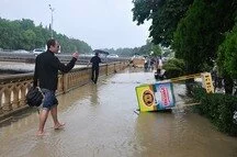 Жителей Сочи эвакуируют из-за угрозы наводнения 